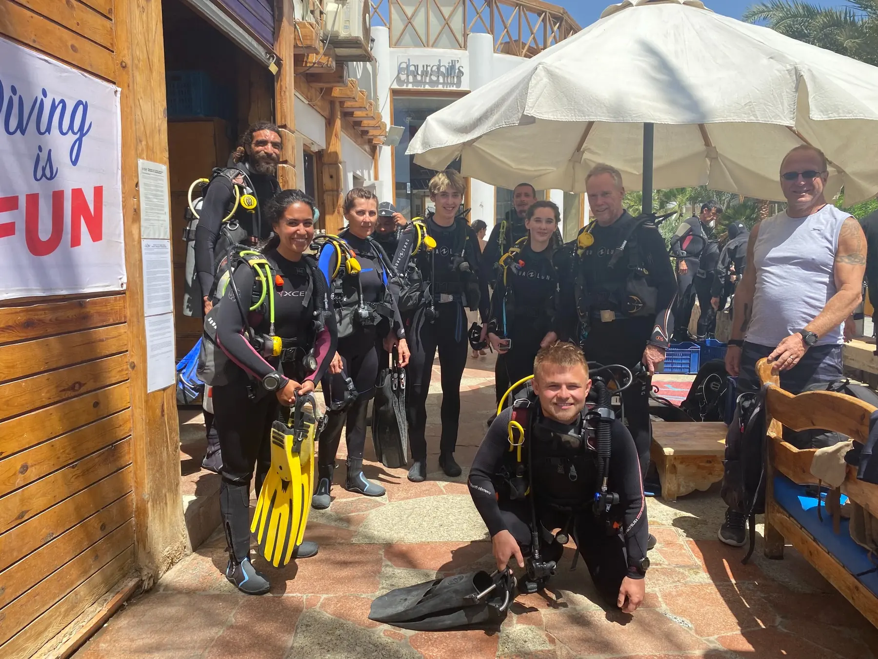 Dive day lineup